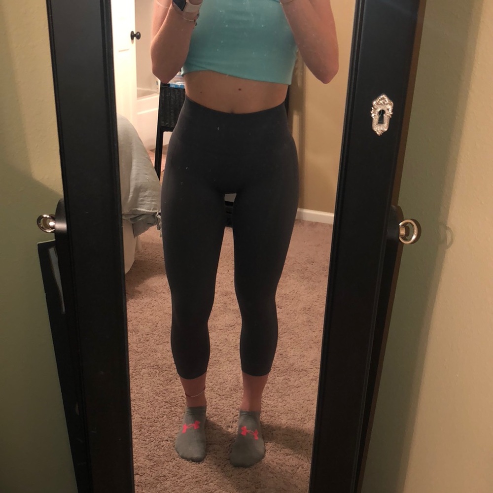 LULULEMON grey crop leggings!!!